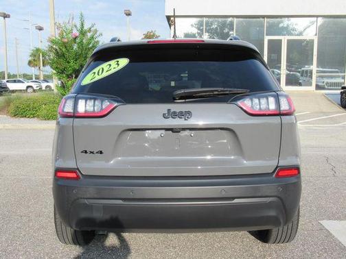 2023 Jeep Cherokee Altitude