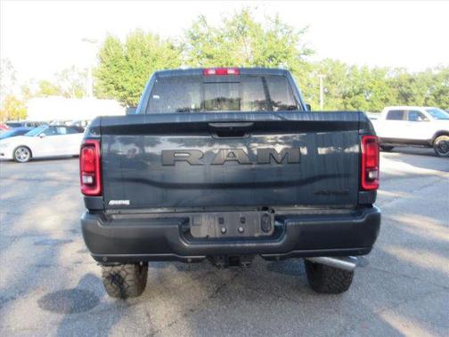 2026 RAM 2500 Tradesman Crew Cab 4x4 6'4' Box