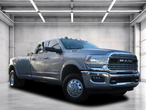 2021 RAM 3500 Limited Crew Cab 4x4 8' Box