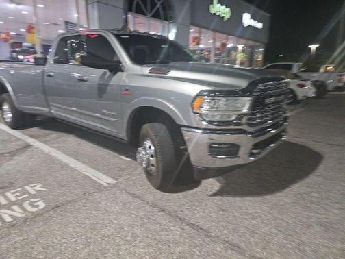 2021 RAM 3500 Limited Crew Cab 4x4 8' Box