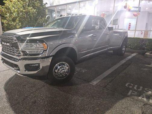 2021 RAM 3500 Limited Crew Cab 4x4 8' Box