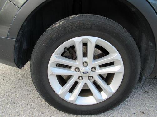 Magnetic Metallic 2015 Ford Explorer XLT
