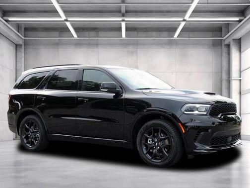 DB Black Clearcoat 2026 Dodge Durango GT Plus HEMI V8