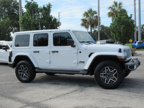 2025 Jeep Wrangler 4-Door Sahara 4x4