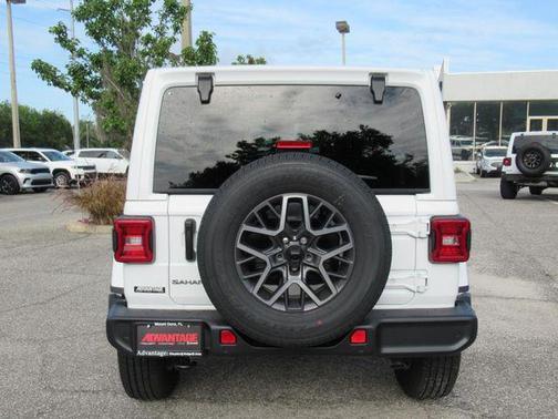 2025 Jeep Wrangler 4-Door Sahara 4x4