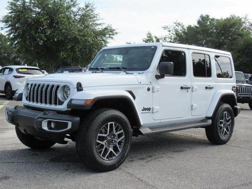 2025 Jeep Wrangler 4-Door Sahara 4x4