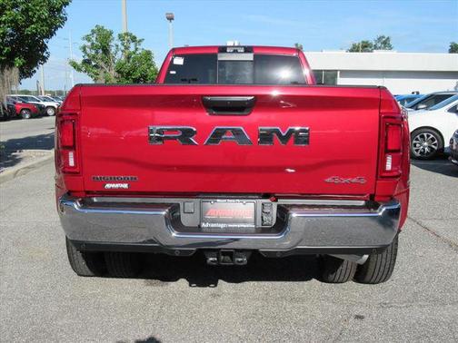 Molten Red Pearlcoat 2026 RAM 3500 Big Horn Crew Cab 4x4 8' Box