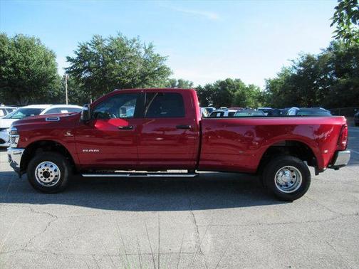 Molten Red Pearlcoat 2026 RAM 3500 Big Horn Crew Cab 4x4 8' Box