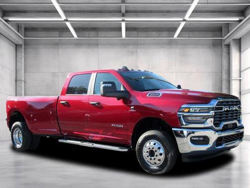 Molten Red Pearlcoat 2026 RAM 3500 Big Horn Crew Cab 4x4 8' Box