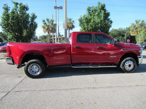 Molten Red Pearlcoat 2026 RAM 3500 Big Horn Crew Cab 4x4 8' Box