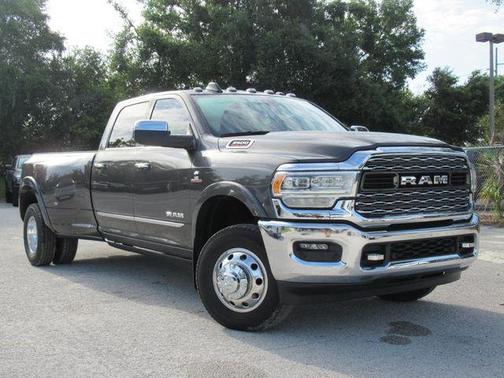 2022 RAM 3500 Limited Crew Cab 4x4 8' Box