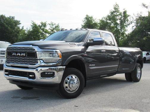 2022 RAM 3500 Limited Crew Cab 4x4 8' Box