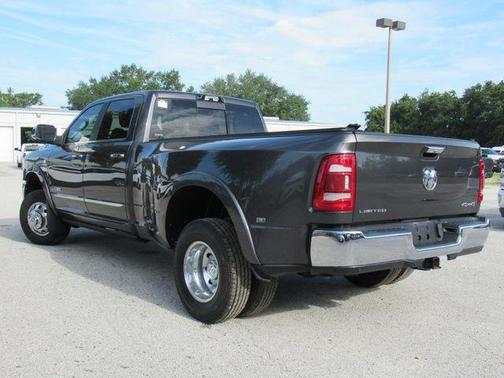 2022 RAM 3500 Limited Crew Cab 4x4 8' Box