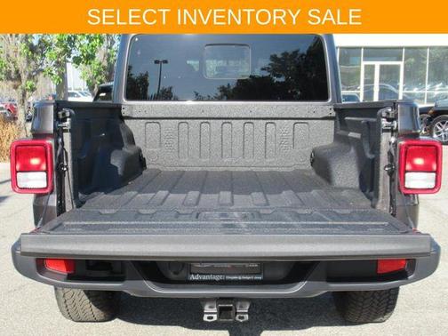 2025 Jeep Gladiator Nighthawk