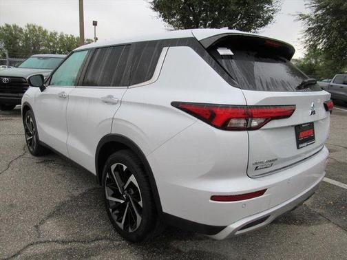 2022 Mitsubishi Outlander SE