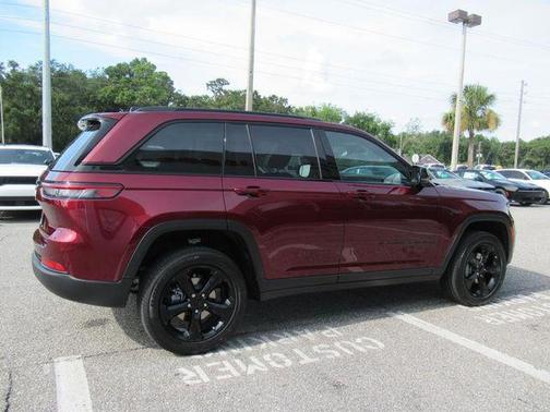 2025 Jeep Grand Cherokee Altitude