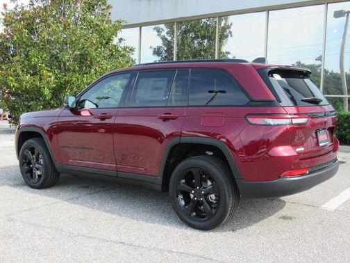 2025 Jeep Grand Cherokee Altitude