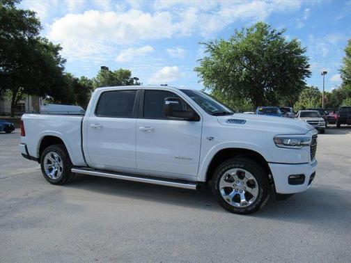 Bright White Clearcoat 2026 RAM 1500 Big Horn/Lone Star