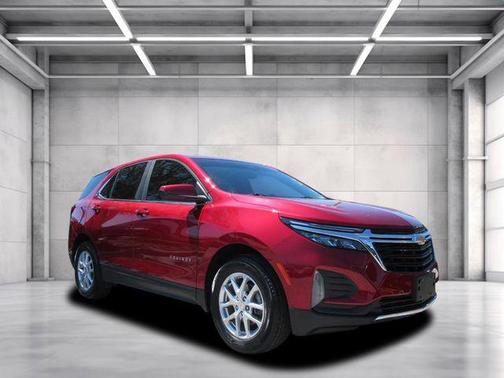 Radiant Red Tintcoat 2024 Chevrolet Equinox 1LT