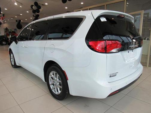 2026 Chrysler Voyager LX