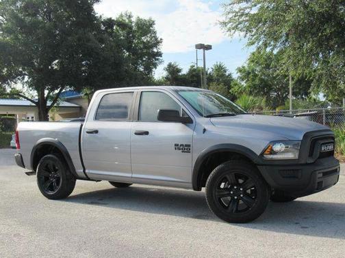 2024 RAM 1500 Classic Warlock Crew Cab 4x2 5'7' Box