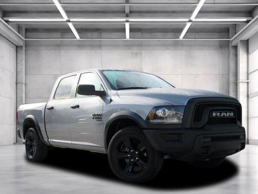 2024 RAM 1500 Classic Warlock Crew Cab 4x2 5'7' Box