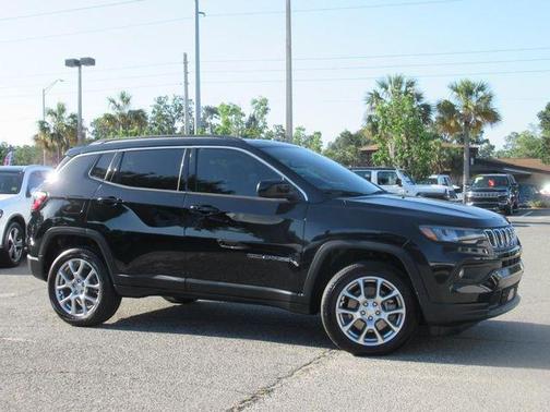 2024 Jeep Compass Latitude Lux