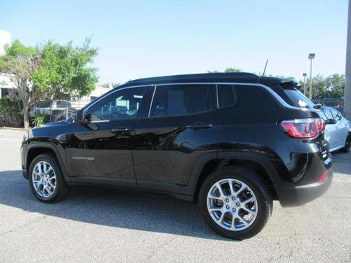 2024 Jeep Compass Latitude Lux