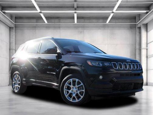 2024 Jeep Compass Latitude Lux