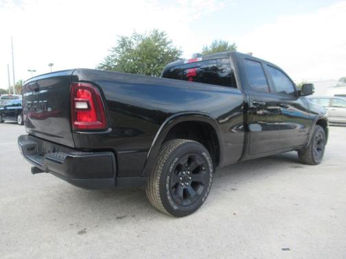 Diamond Black Crystal Pearlcoat 2025 RAM 1500 Big Horn/Lone Star