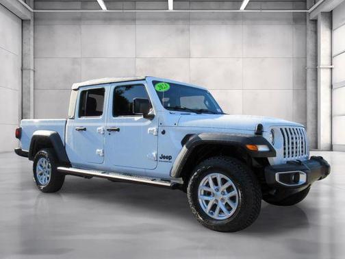 Bright White Clearcoat 2023 Jeep Gladiator Sport S