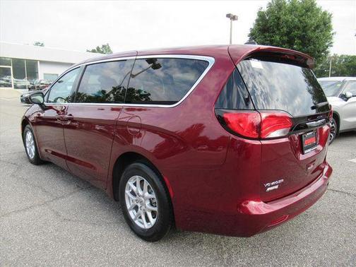 Velvet 2023 Chrysler Voyager LX