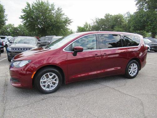 Velvet 2023 Chrysler Voyager LX