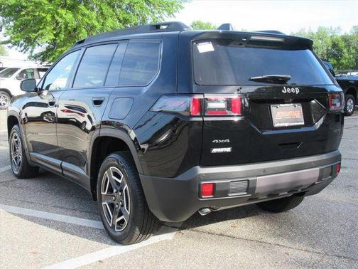 Diamond Black Crystal Pearlcoat 2026 Jeep Cherokee Limited