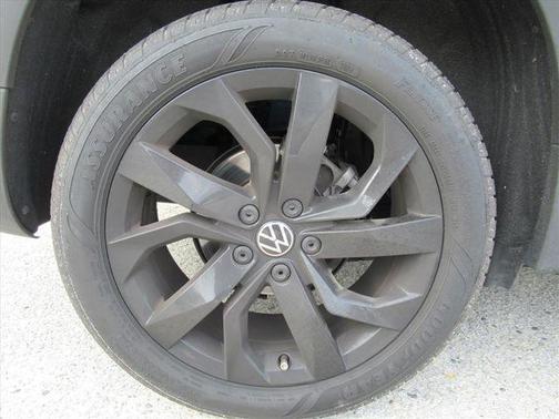 Blue 2024 Volkswagen Taos 1.5T SE