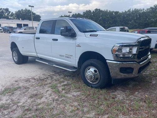 2024 RAM 3500 Big Horn Crew Cab 4x4 8' Box