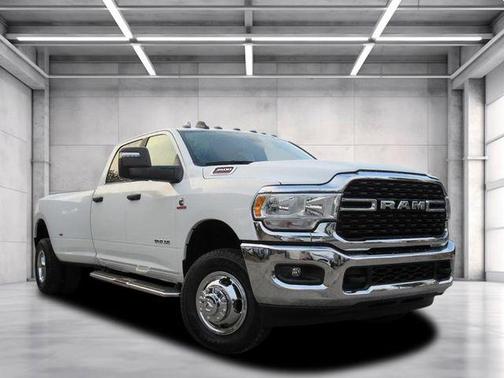2024 RAM 3500 Big Horn Crew Cab 4x4 8' Box