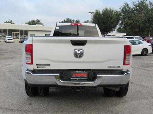 2024 RAM 3500 Big Horn Crew Cab 4x4 8' Box
