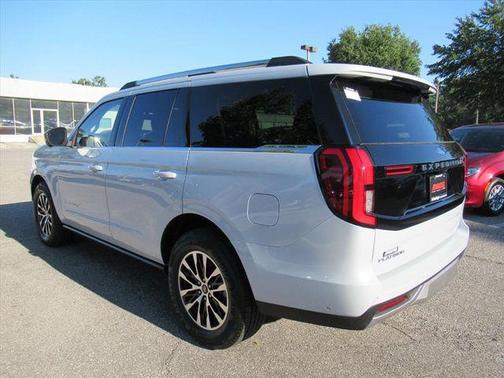 Silver Metallic 2025 Ford Expedition Platinum