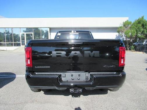 2025 RAM 3500 Laramie Crew Cab 4x4 8' Box
