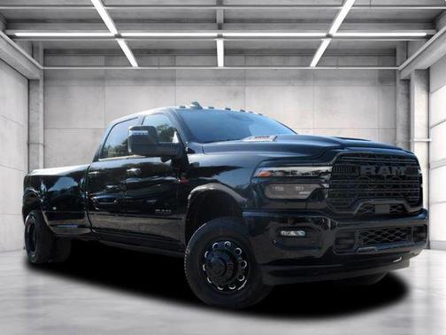 2025 RAM 3500 Laramie Crew Cab 4x4 8' Box