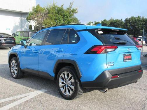 2021 Toyota RAV4 XLE Premium