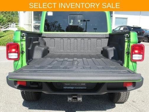 2025 Jeep Gladiator Nighthawk