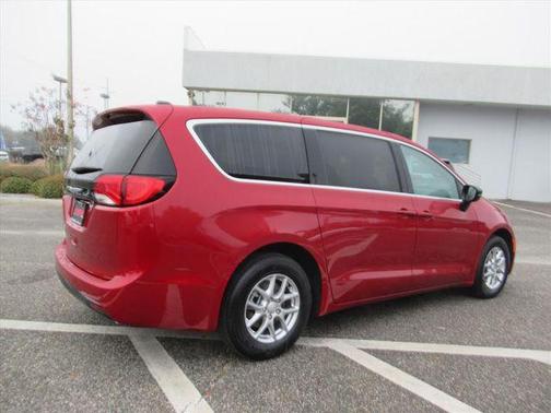 2026 Chrysler Voyager LX
