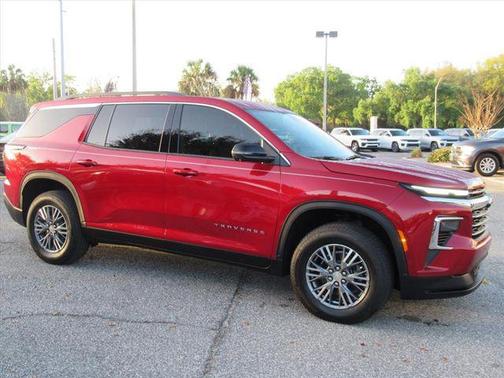 2025 Chevrolet Traverse LT