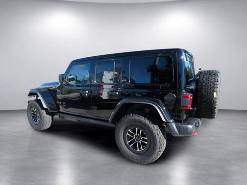 Black Clearcoat 2027 Jeep Wrangler Rubicon