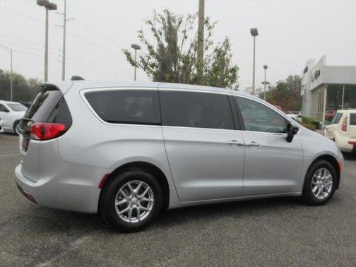 2026 Chrysler Voyager LX