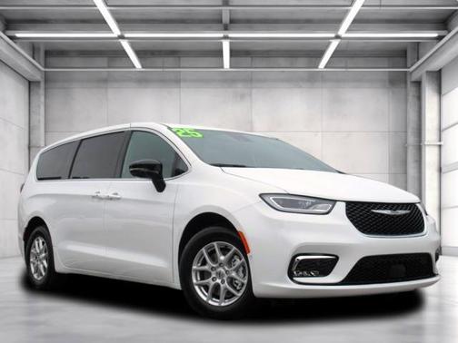 2025 Chrysler Pacifica L
