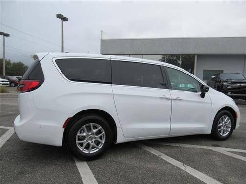 2025 Chrysler Pacifica L