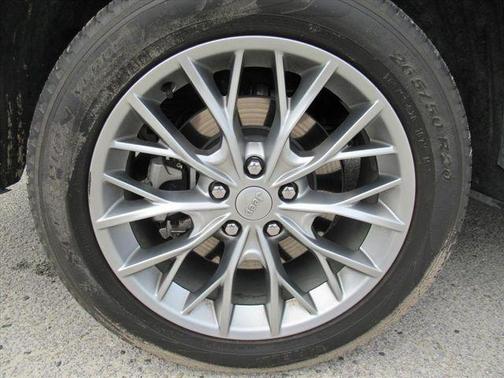 Diamond Black Crystal Pearlcoat 2023 Jeep Grand Cherokee L Summit